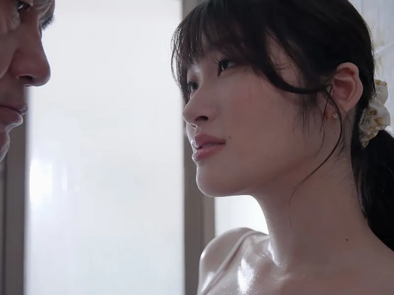 ông xã bỏ bê, bà xã được ông chú giúp thỏa mãn cơn dâm dục lồn